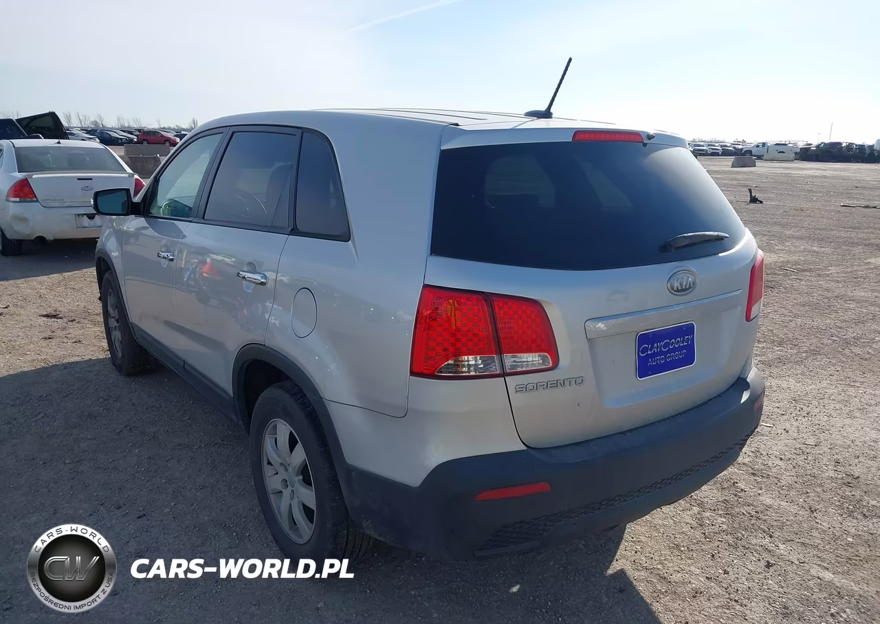 2013 Kia Sorento Lx VIN:5XYKT4A17DG351163 - 3