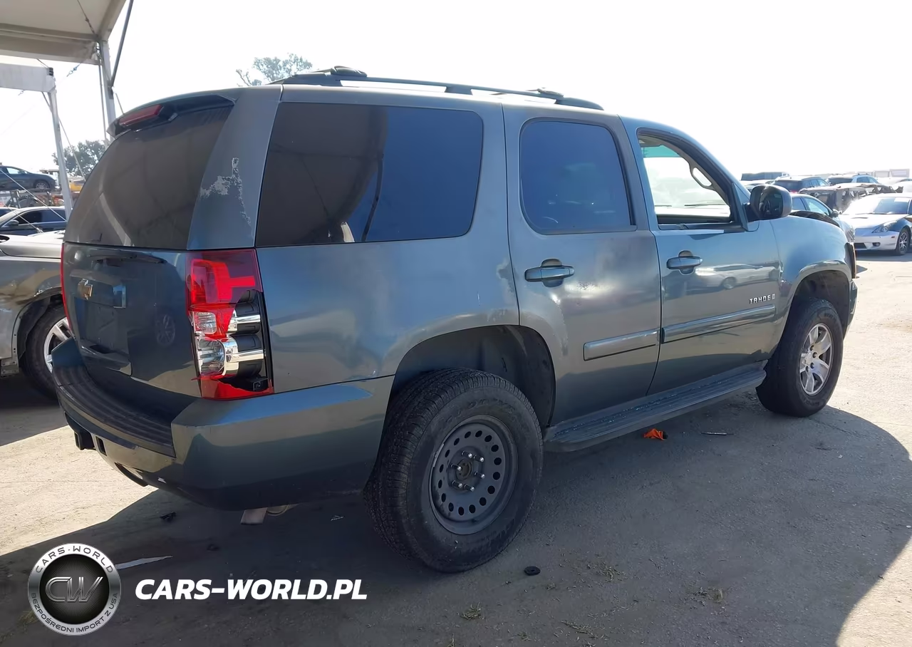 2008 Chevrolet Tahoe Ls VIN:1GNFC13C78J135972 - 4