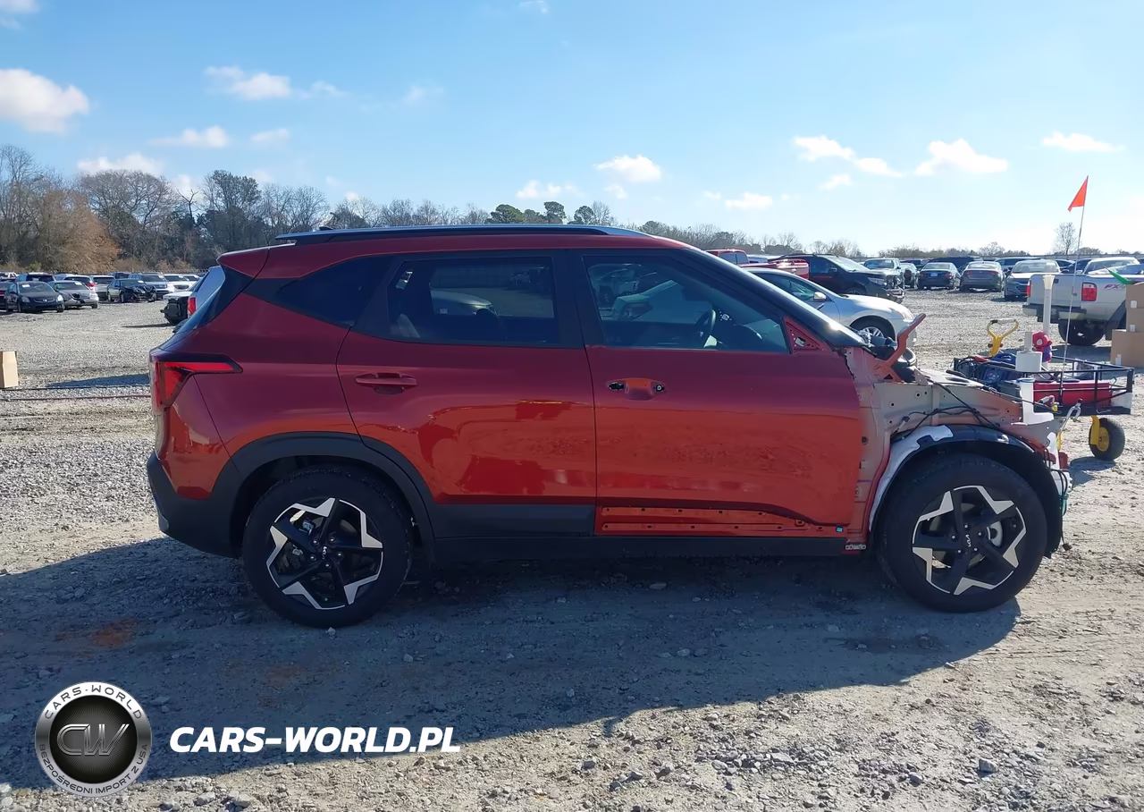 2025 Kia Seltos S VIN:KNDEU2AA1S7738221 - 13