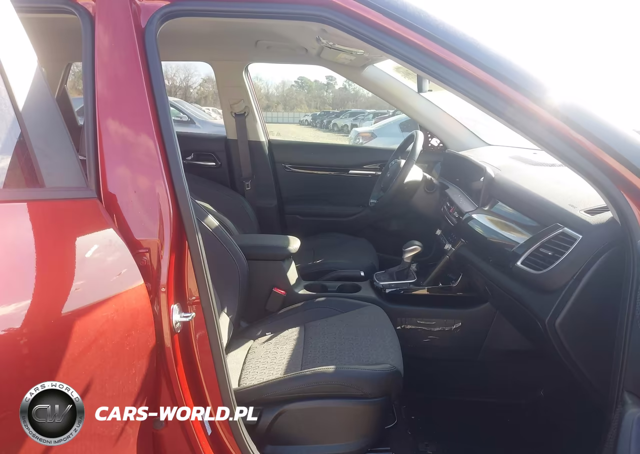2025 Kia Seltos S VIN:KNDEU2AA1S7738221 - 5