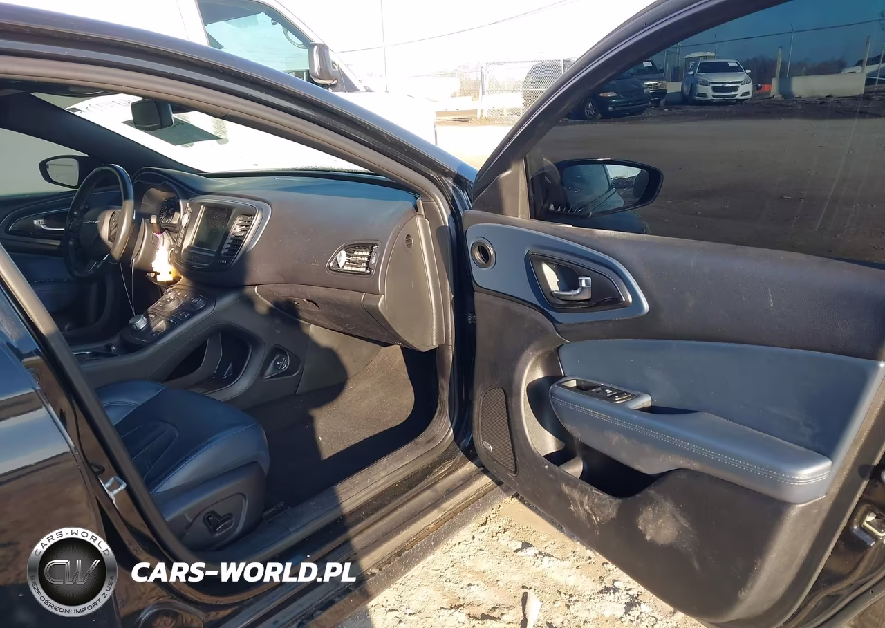 2015 Chrysler 200 S VIN:1C3CCCBG7FN642876 - 5