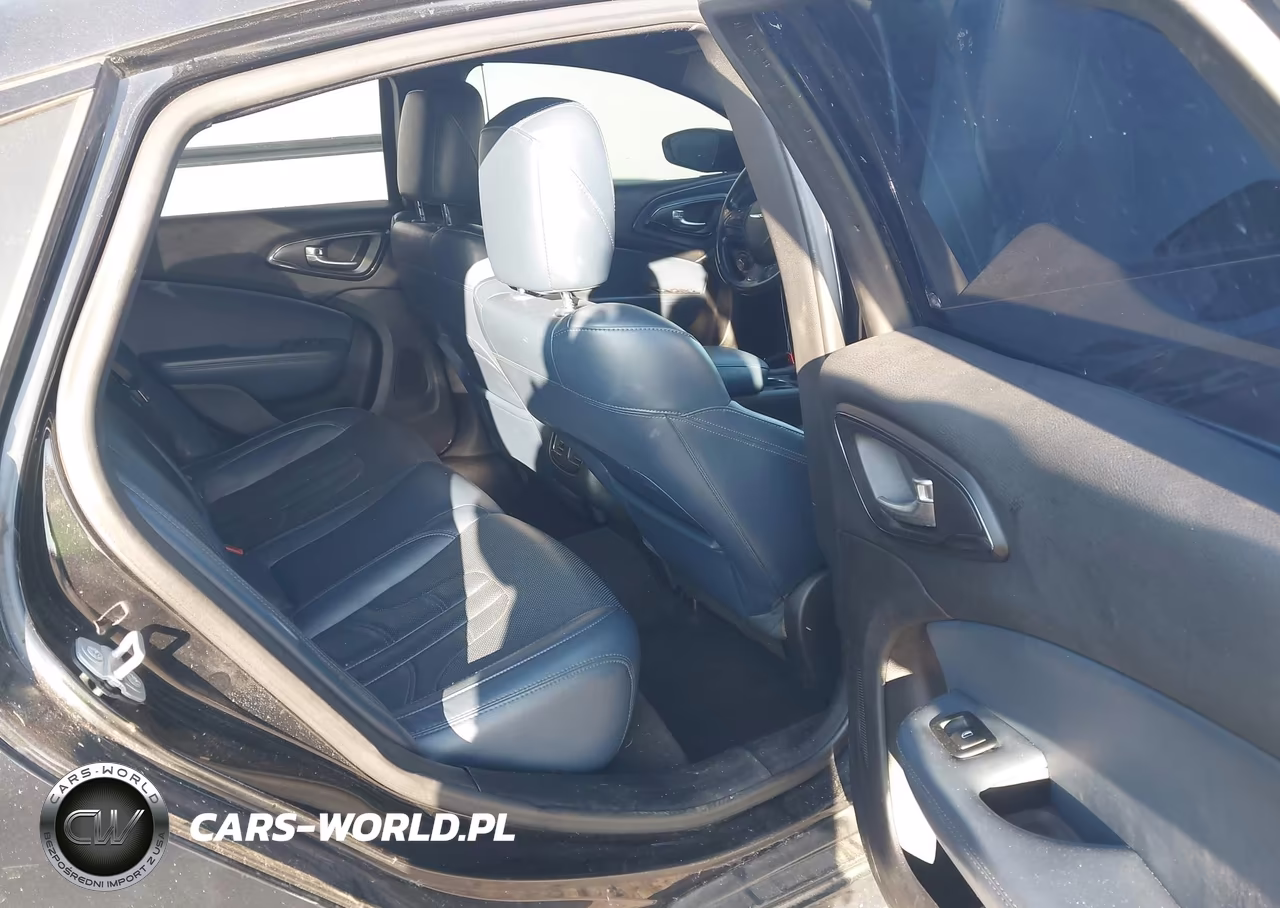 2015 Chrysler 200 S VIN:1C3CCCBG7FN642876 - 8