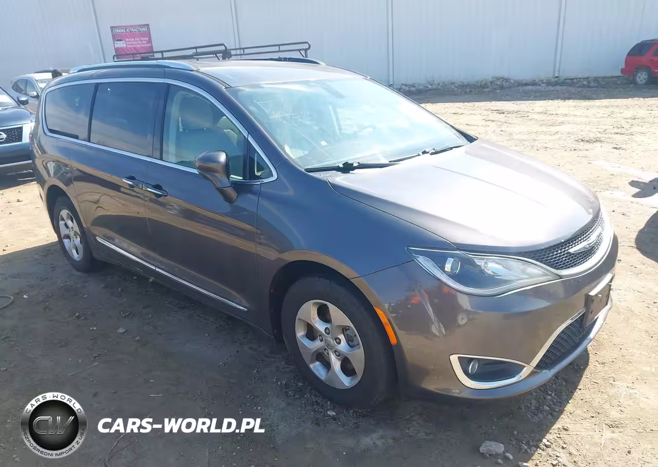2017 Chrysler Pacifica Touring-L Plus