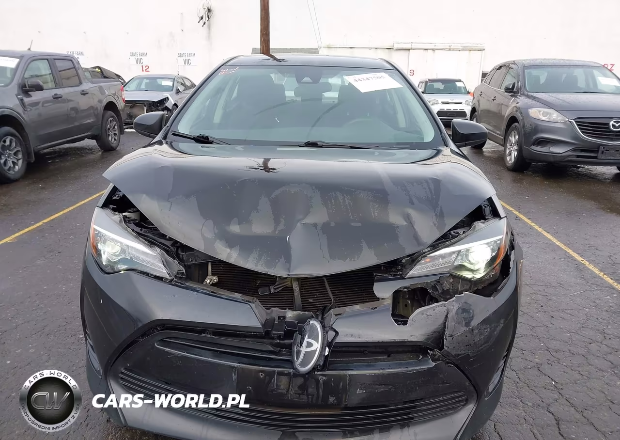 2018 Toyota Corolla Le VIN:2T1BURHE6JC115372 - 12