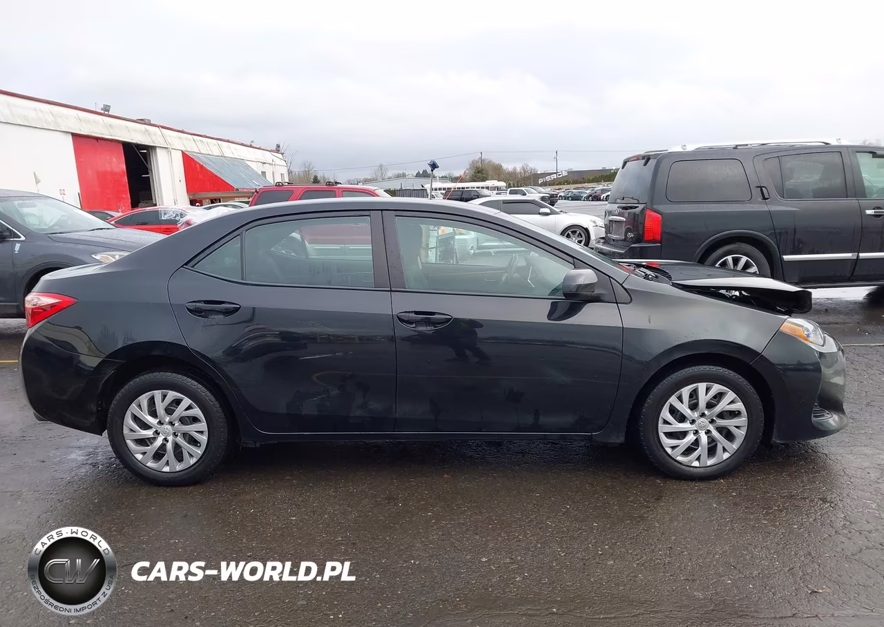 2018 Toyota Corolla Le VIN:2T1BURHE6JC115372 - 13