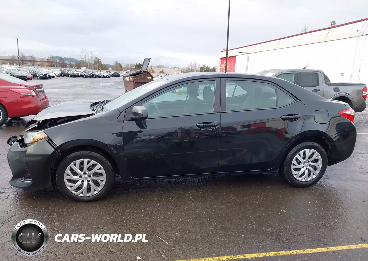 2018 Toyota Corolla Le VIN:2T1BURHE6JC115372 - 14