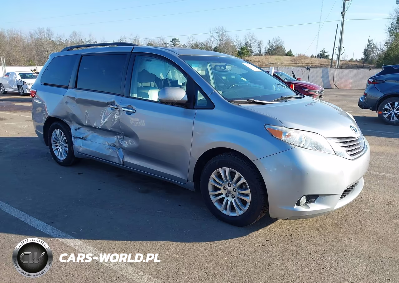 2016 Toyota Sienna Xle 8 Passenger