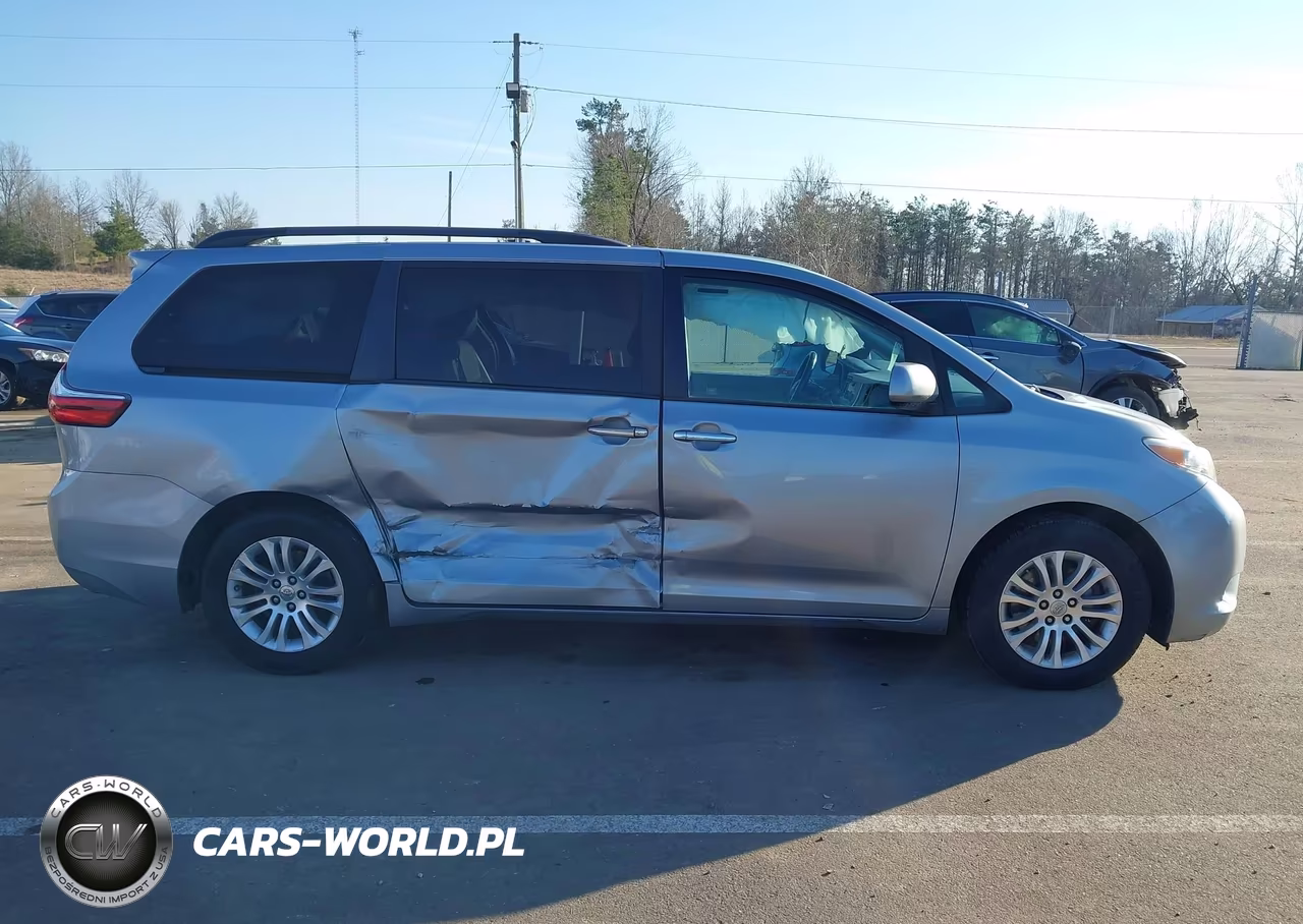 2016 Toyota Sienna Xle 8 Passenger VIN:5TDYK3DC4GS746672 - 13