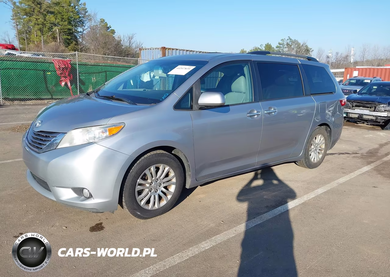2016 Toyota Sienna Xle 8 Passenger VIN:5TDYK3DC4GS746672 - 2