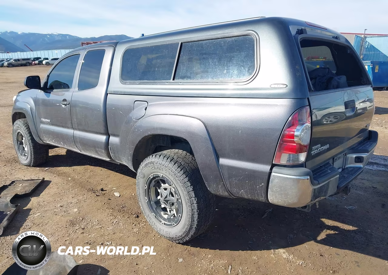 2014 Toyota Tacoma VIN:5TFUX4EN6EX026366 - 3