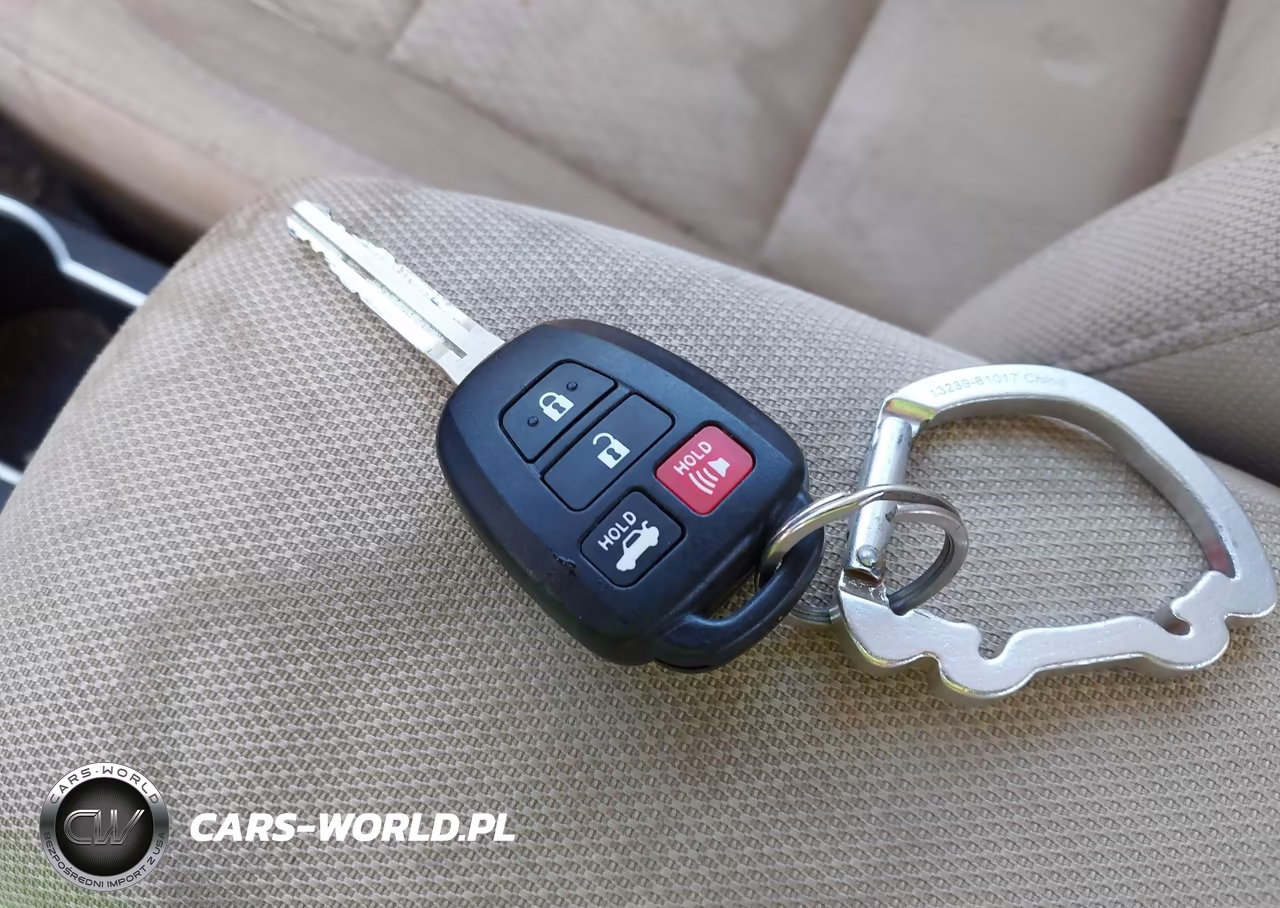 2018 Toyota Corolla Le VIN:2T1BURHEXJC012651 - 11