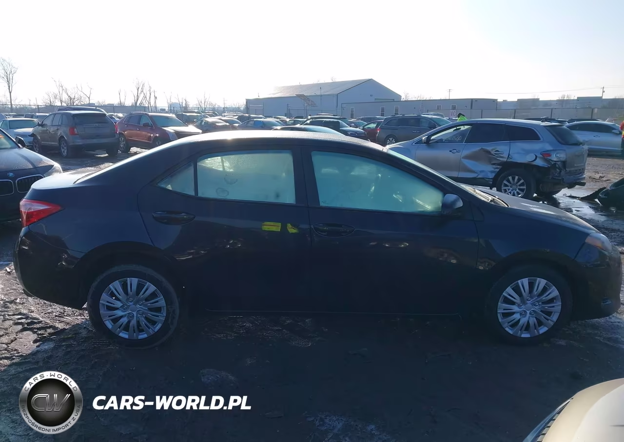 2018 Toyota Corolla Le VIN:2T1BURHEXJC012651 - 13