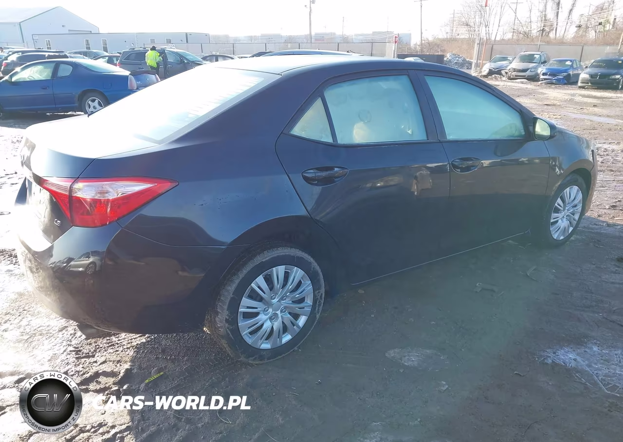 2018 Toyota Corolla Le VIN:2T1BURHEXJC012651 - 4