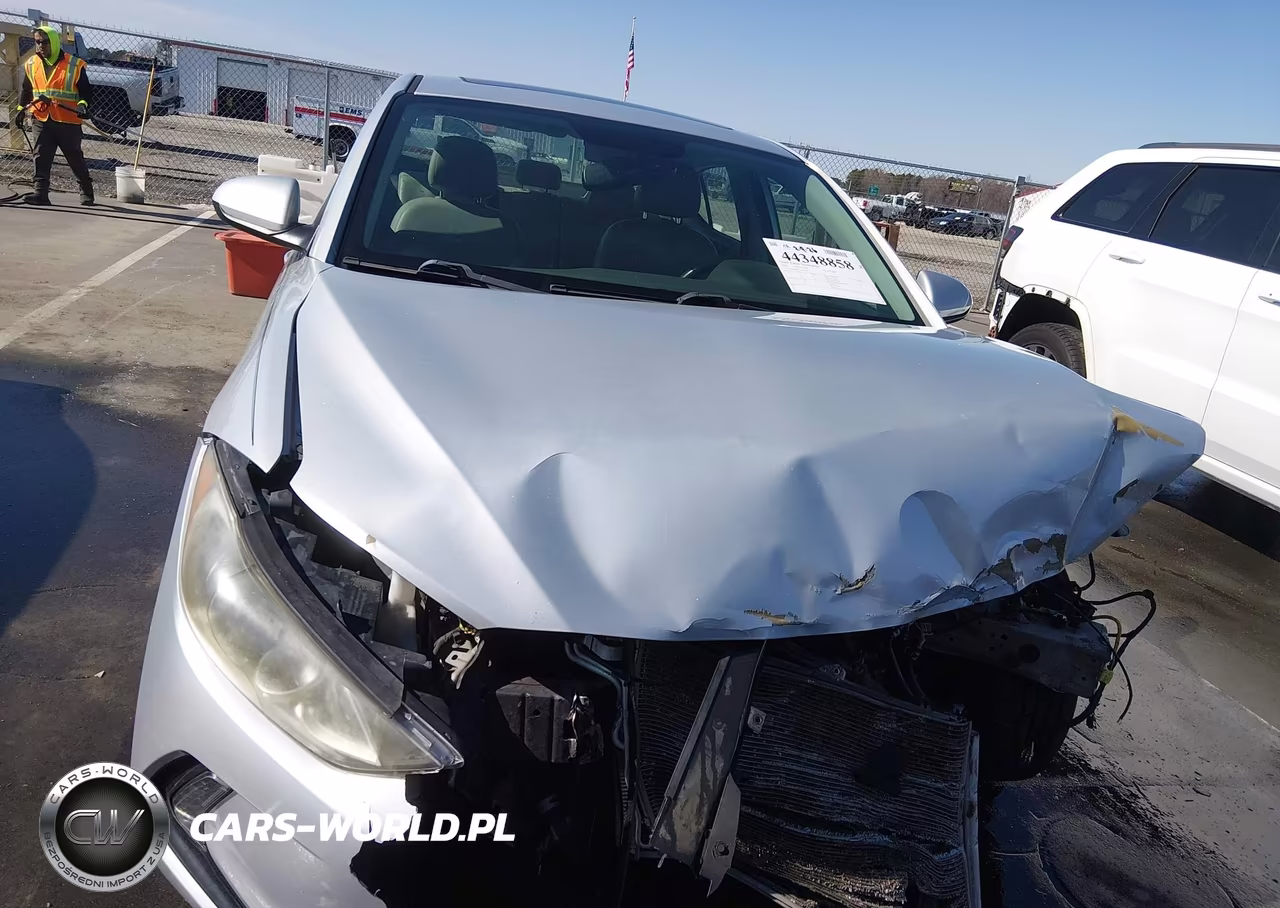 2018 Hyundai Elantra Value Edition VIN:5NPD84LF1JH272353 - 12