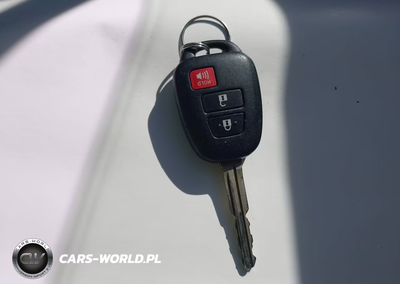 2015 Toyota Prius C One VIN:JTDKDTB33F1097994 - 11