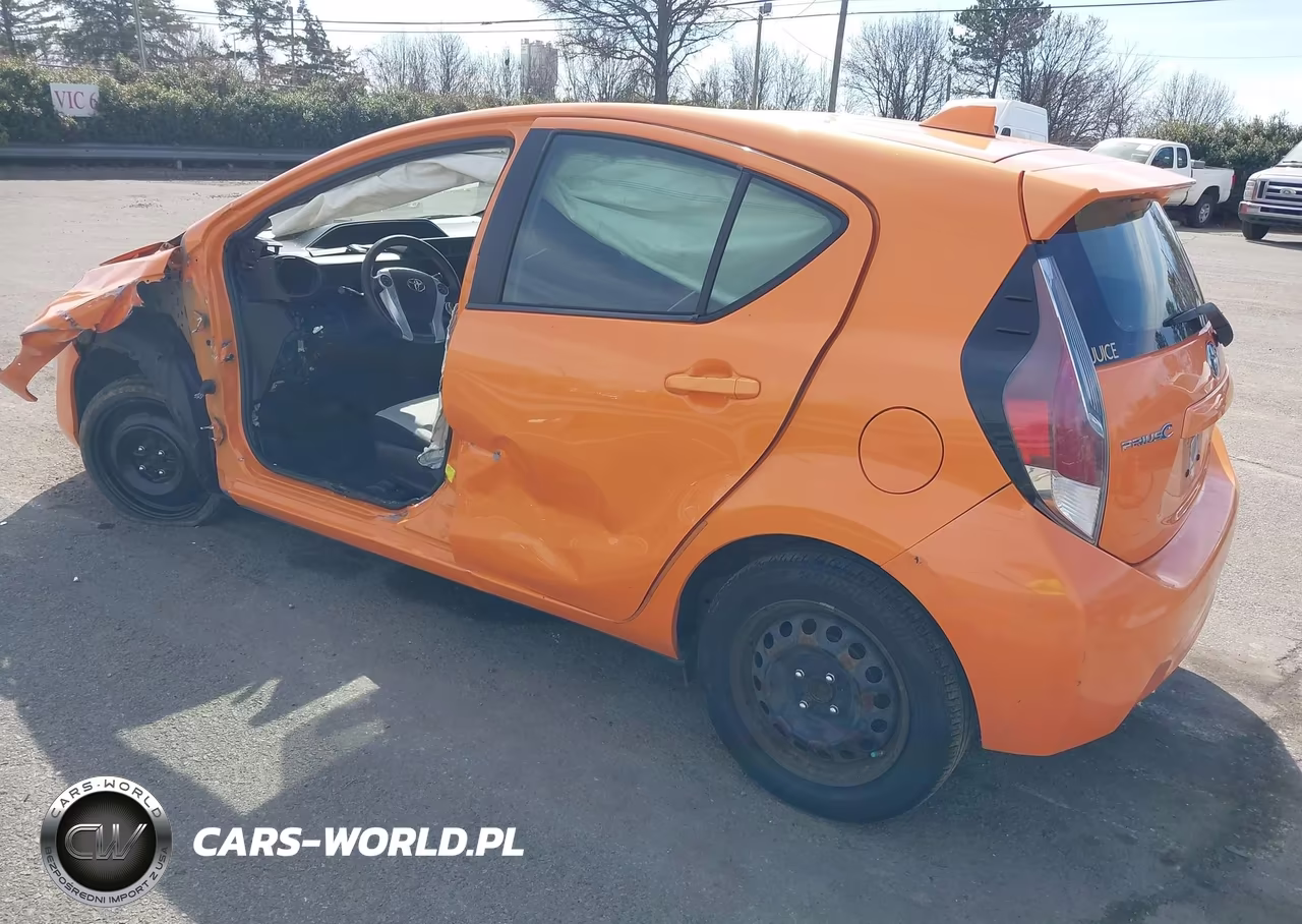 2015 Toyota Prius C One VIN:JTDKDTB33F1097994 - 3