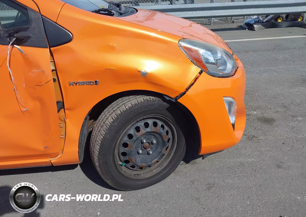 2015 Toyota Prius C One VIN:JTDKDTB33F1097994 - 6
