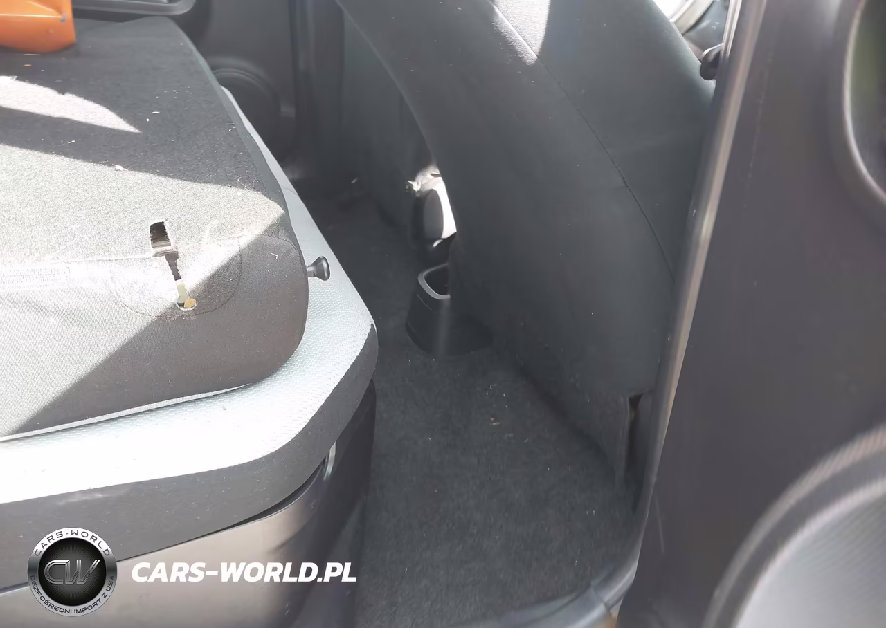 2015 Toyota Prius C One VIN:JTDKDTB33F1097994 - 8