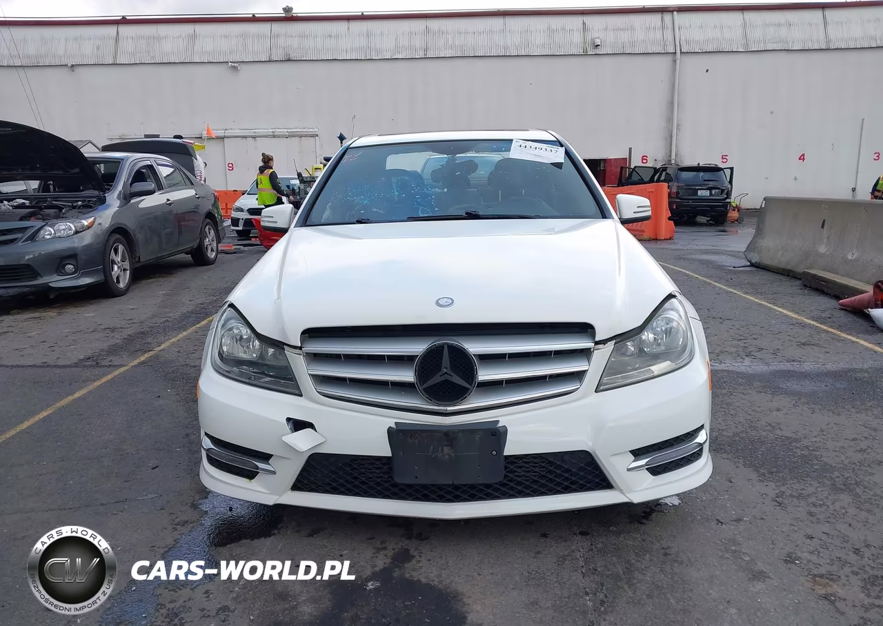 2013 Mercedes-Benz C 250 Sport VIN:WDDGF4HB8DA800707 - 12