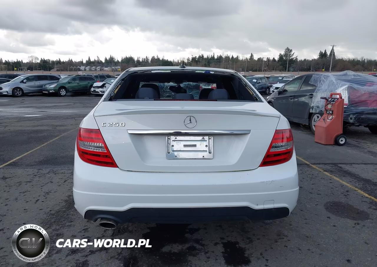 2013 Mercedes-Benz C 250 Sport VIN:WDDGF4HB8DA800707 - 16