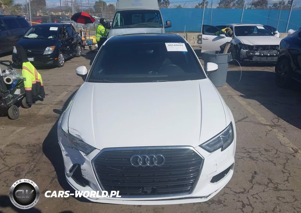 2018 Audi A3 2.0T Premium-2.0T Tech Premium VIN:WAUAUGFF2J1033099 - 11