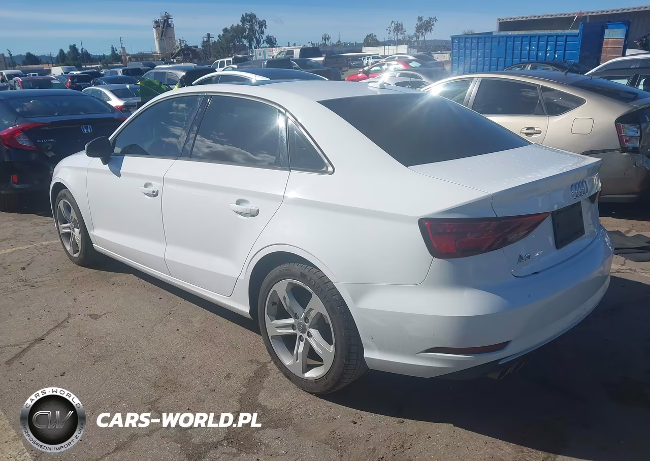 2018 Audi A3 2.0T Premium-2.0T Tech Premium VIN:WAUAUGFF2J1033099 - 3