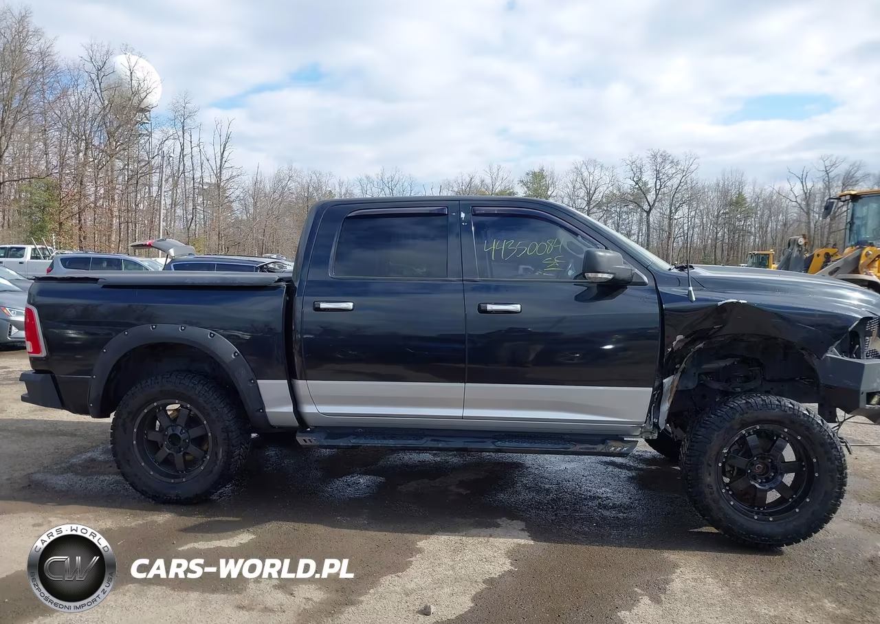 2016 Ram 1500 Laramie VIN:1C6RR7NT9GS260864 - 13