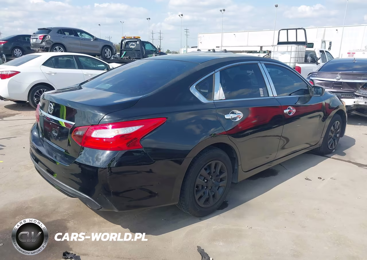 2016 Nissan Altima 2.5 S VIN:1N4AL3AP1GN364245 - 4