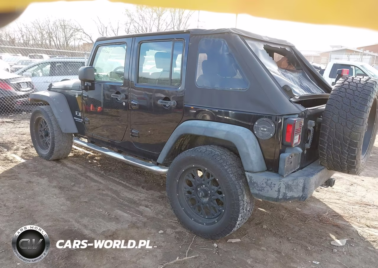 2009 Jeep Wrangler Unlimited X VIN:1J4GA39159L771536 - 3