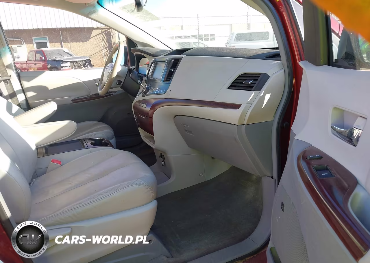 2011 Toyota Sienna Xle V6 VIN:5TDYK3DC1BS114608 - 5