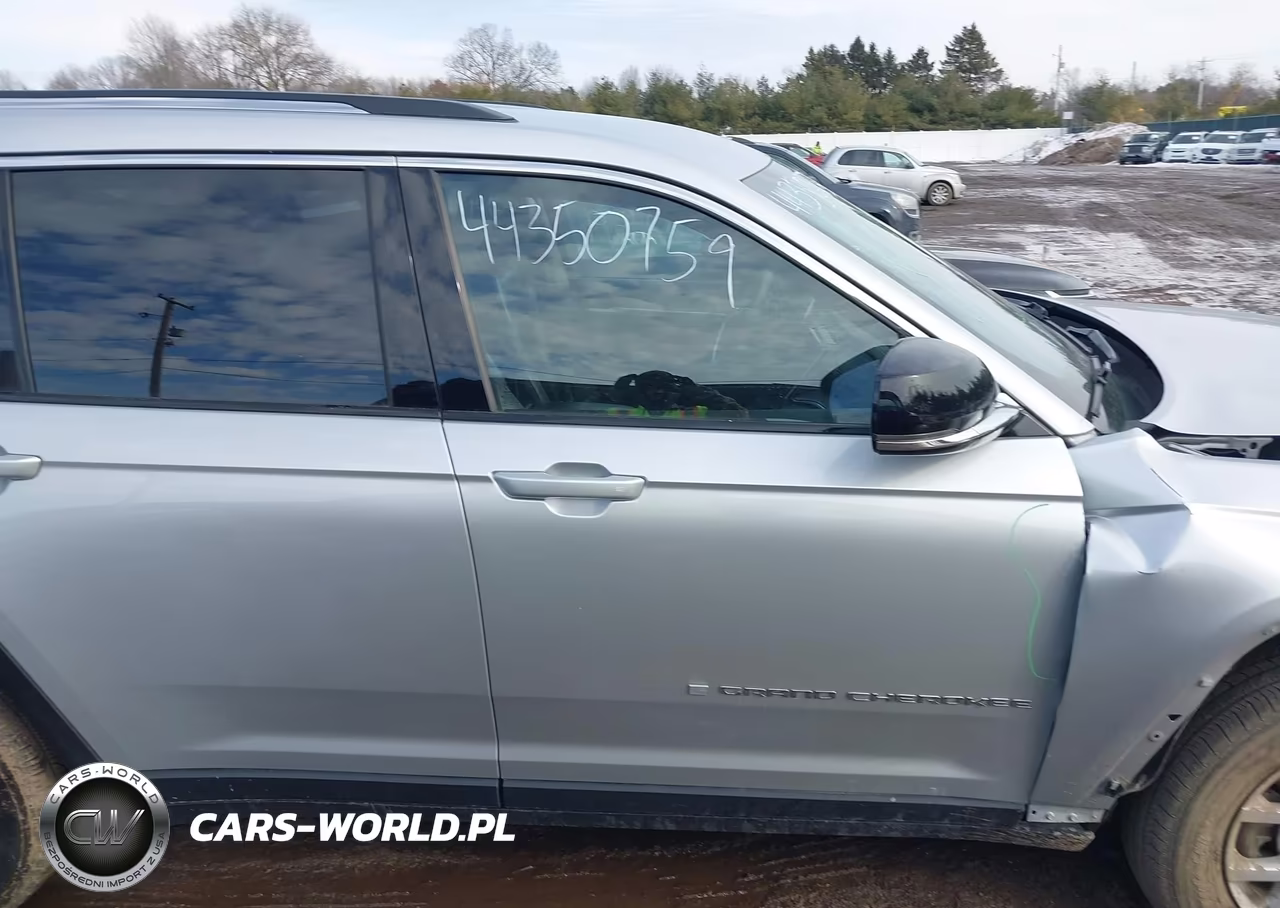 2023 Jeep Grand Cherokee L Limited 4X2 VIN:1C4RJJBG0P8813886 - 13