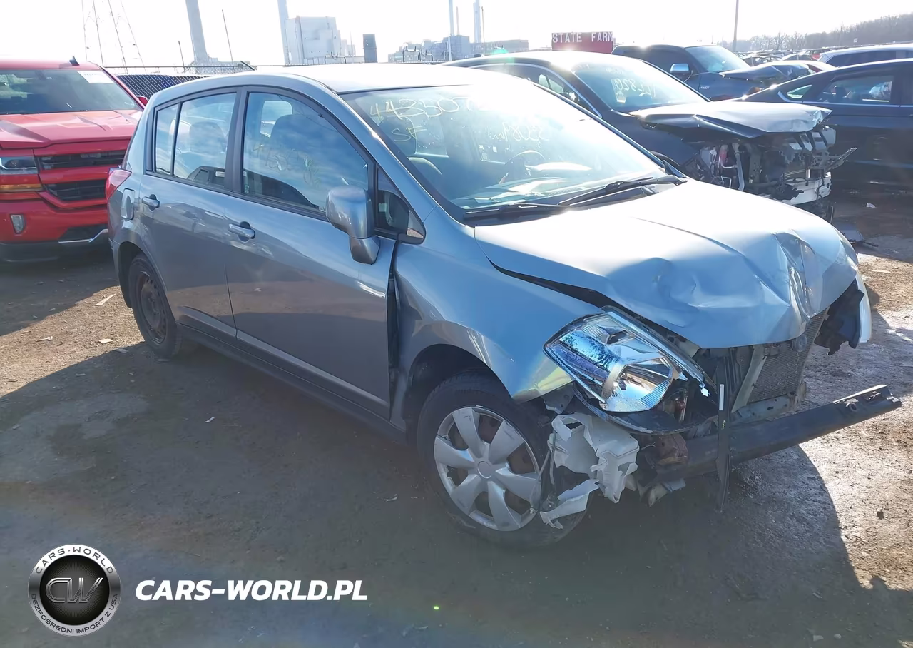 2011 Nissan Versa 1.8S – zdjęcie 1 z 16