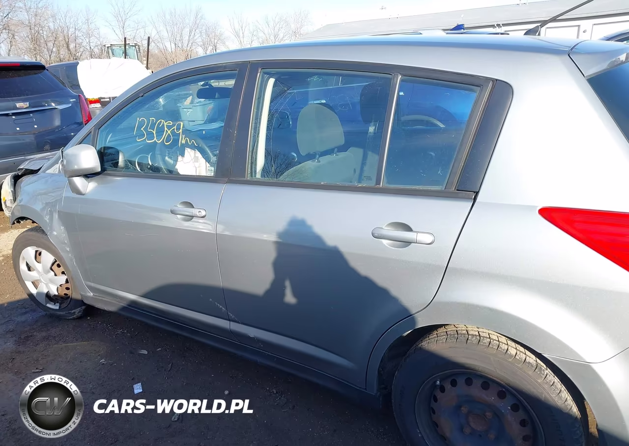 2011 Nissan Versa 1.8S VIN:3N1BC1CP4BL512576 - 14
