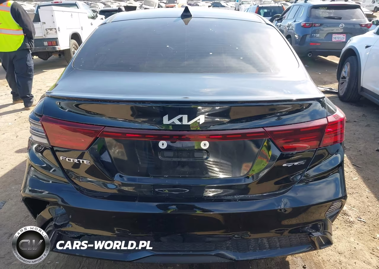 2024 Kia Forte Gt-Line VIN:3KPF54AD8RE779575 - 16