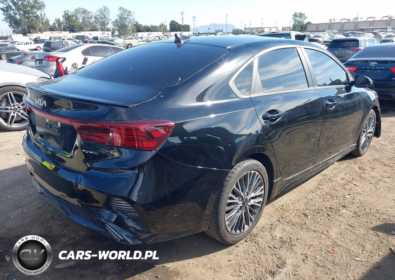 2024 Kia Forte Gt-Line VIN:3KPF54AD8RE779575 - 4