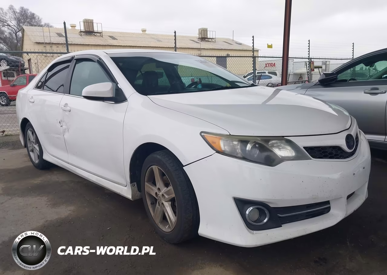 2013 Toyota Camry Se – zdjęcie 1 z 16