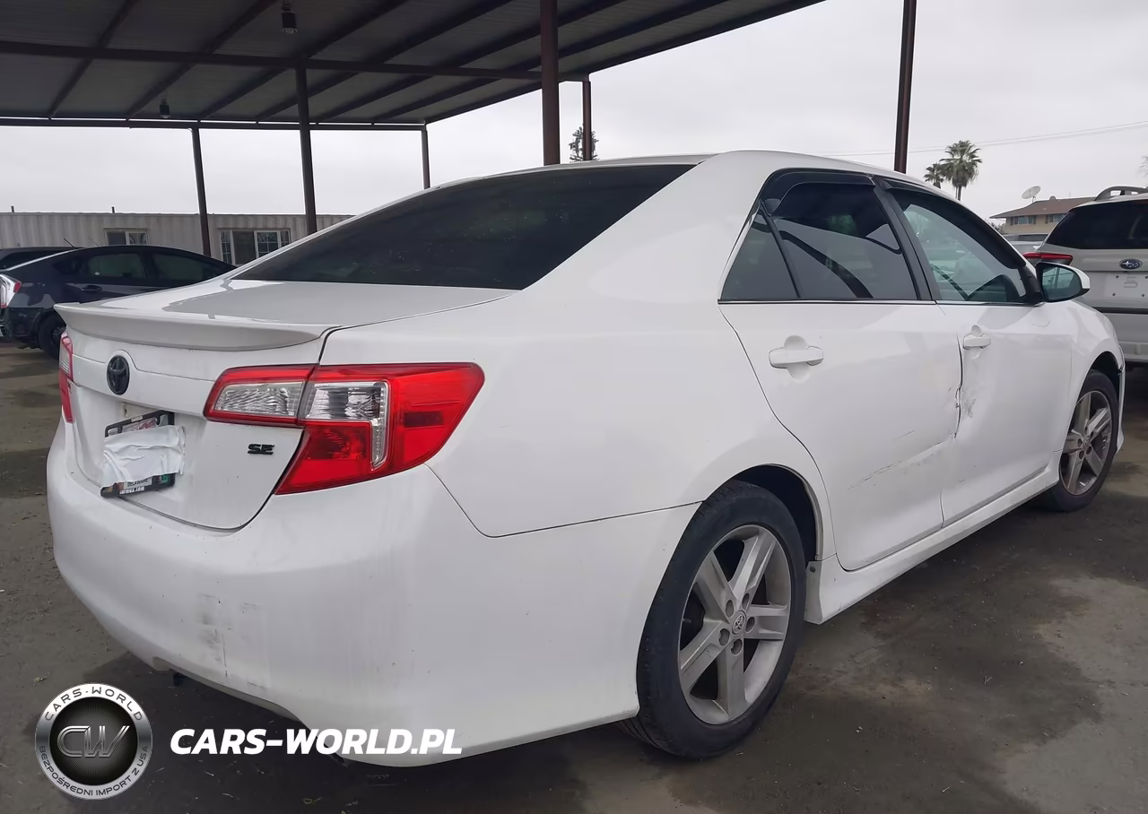 2013 Toyota Camry Se VIN:4T1BF1FK6DU264842 - 4