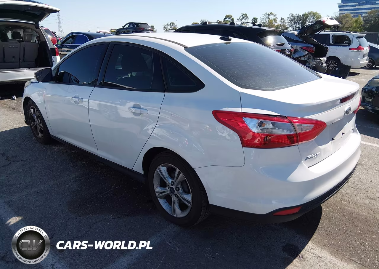 2014 Ford Focus Se VIN:1FADP3F20EL112624 - 3