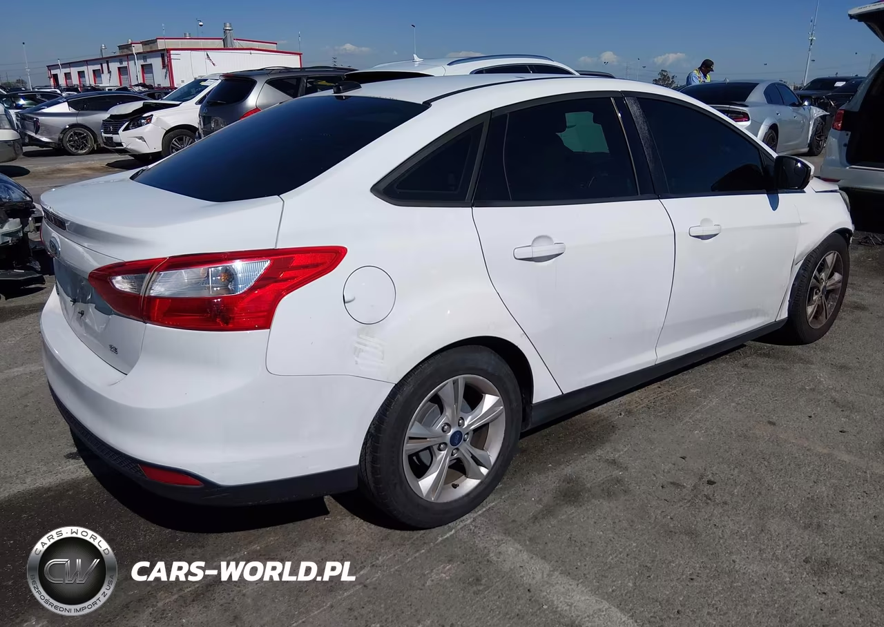 2014 Ford Focus Se VIN:1FADP3F20EL112624 - 4