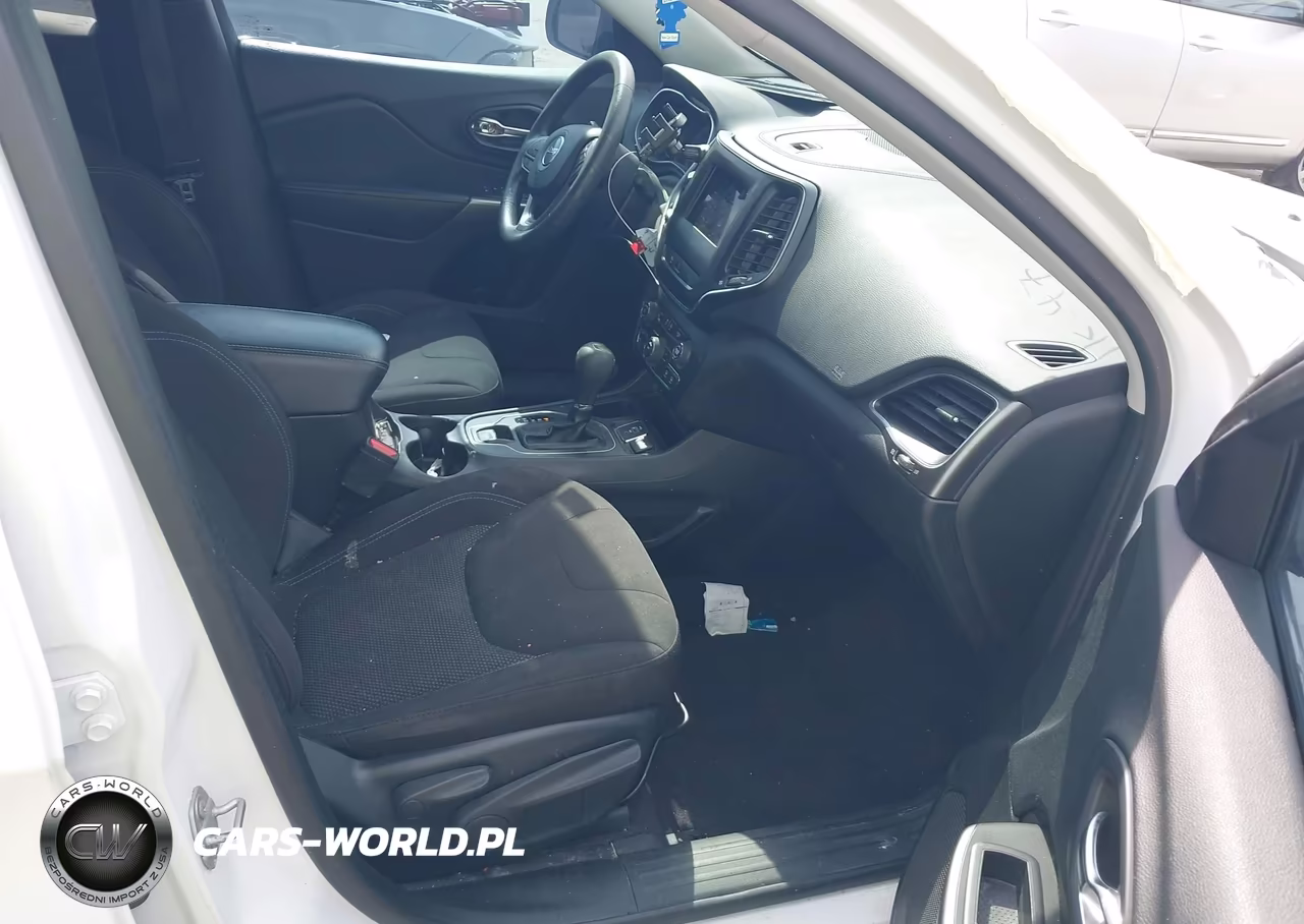 2019 Jeep Cherokee Latitude Fwd VIN:1C4PJLCB3KD221601 - 5