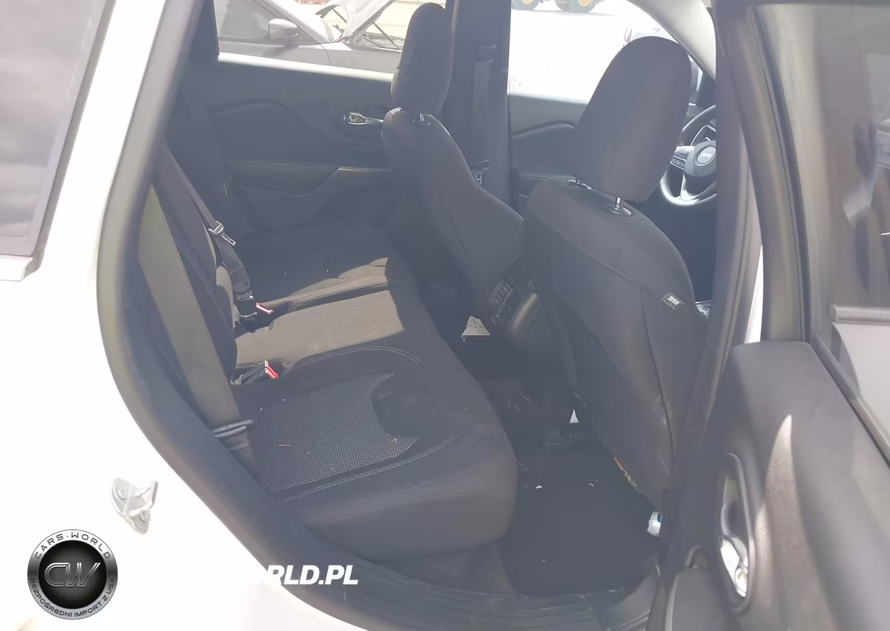 2019 Jeep Cherokee Latitude Fwd VIN:1C4PJLCB3KD221601 - 8