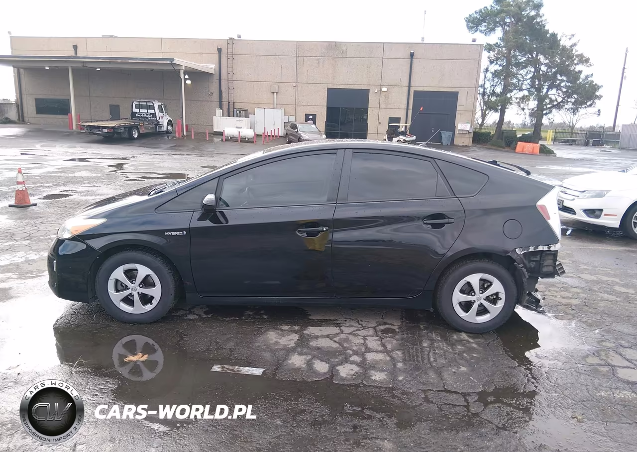 2015 Toyota Prius Two VIN:JTDKN3DU2F0414284 - 15