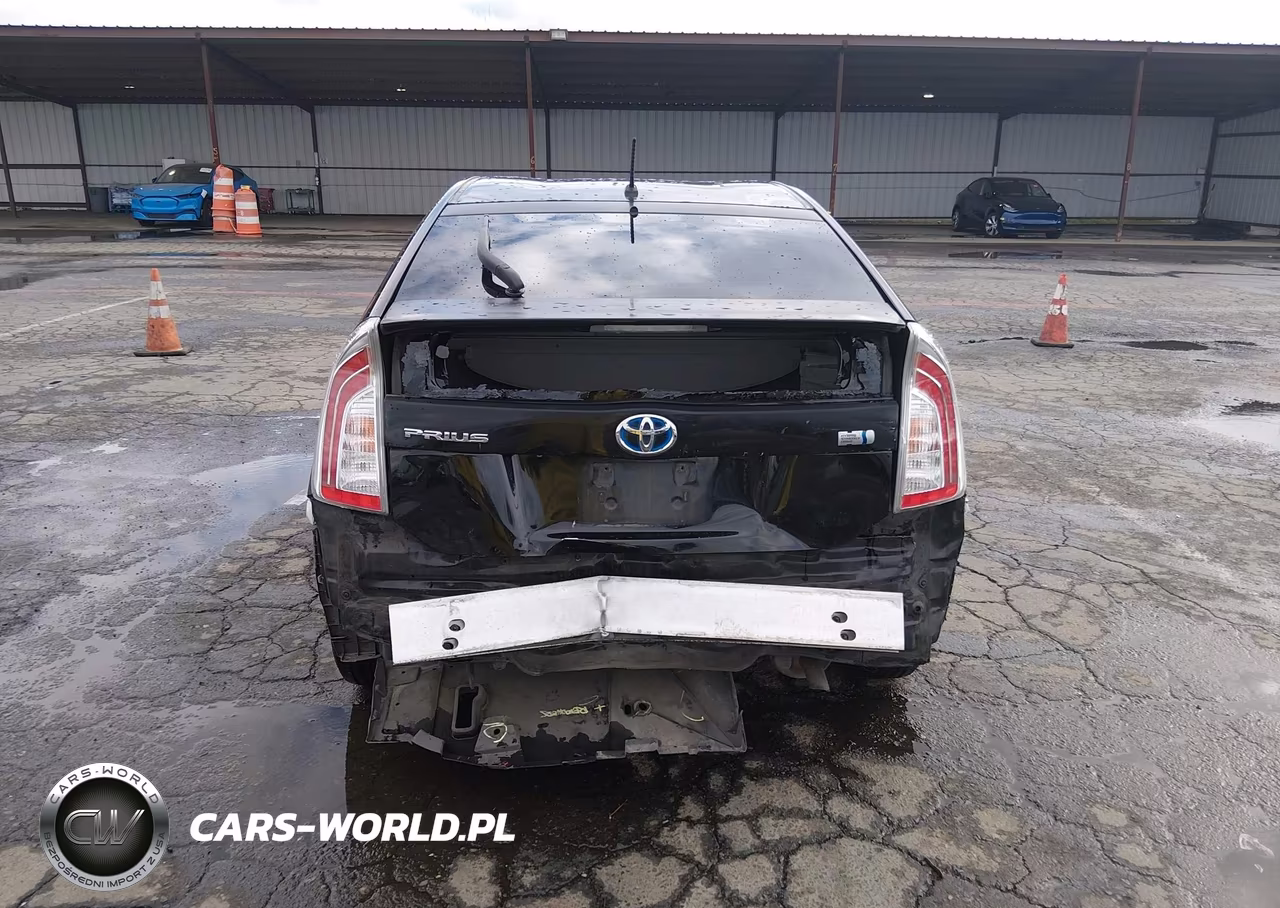 2015 Toyota Prius Two VIN:JTDKN3DU2F0414284 - 17