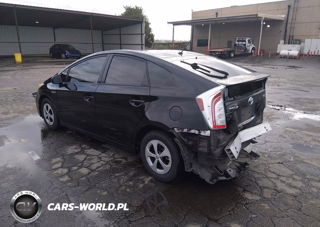 2015 Toyota Prius Two VIN:JTDKN3DU2F0414284 - 3