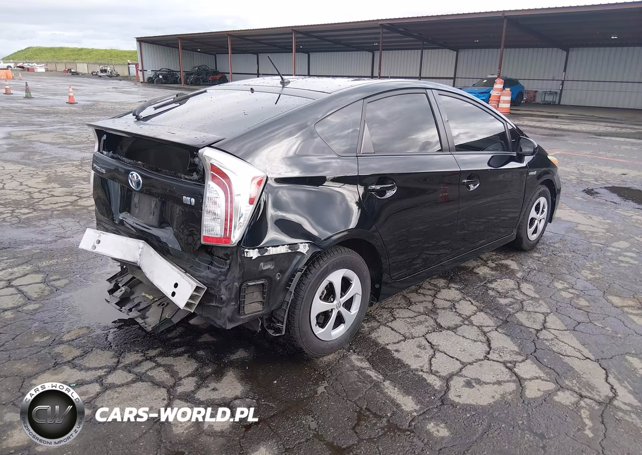 2015 Toyota Prius Two VIN:JTDKN3DU2F0414284 - 4