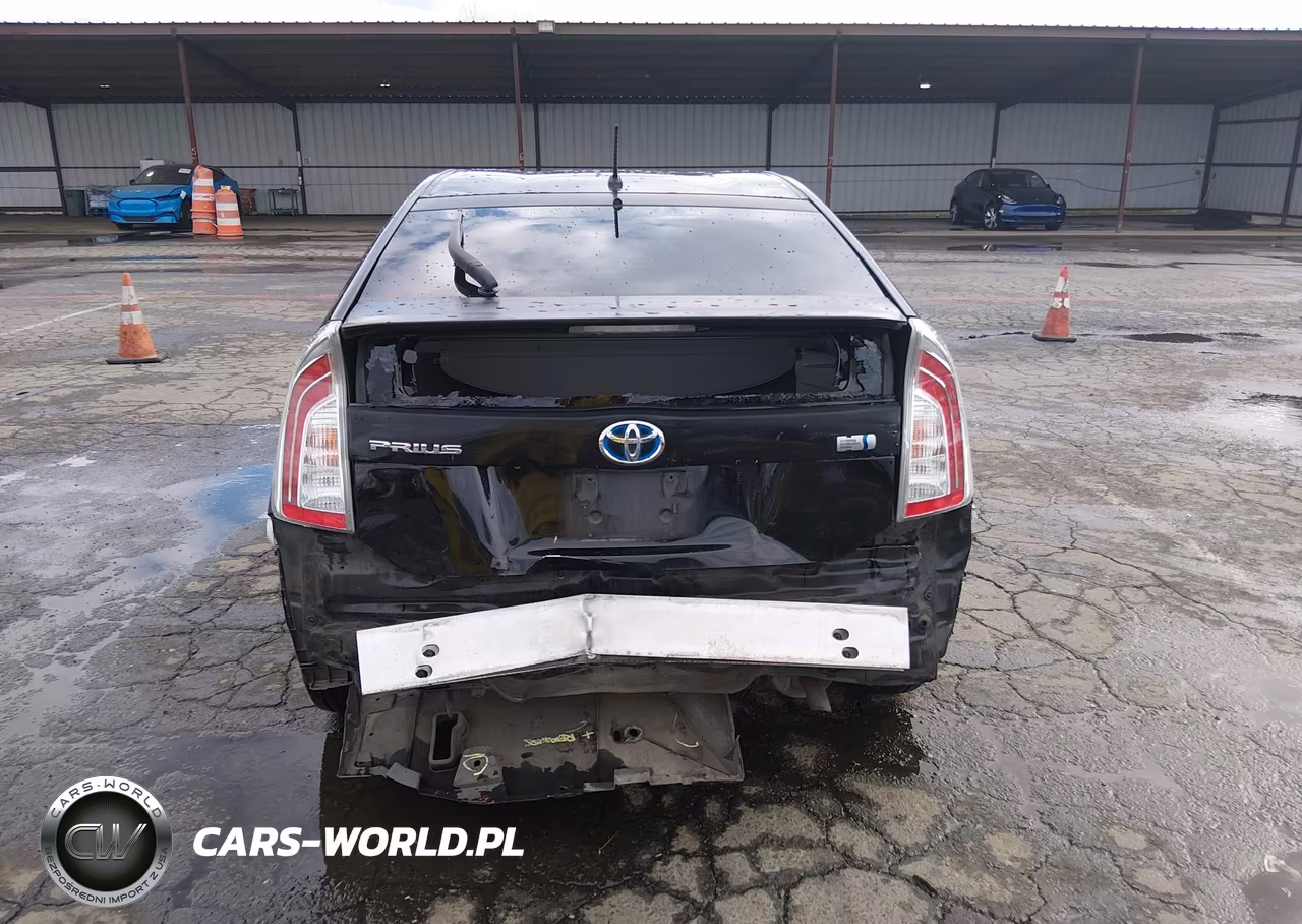 2015 Toyota Prius Two VIN:JTDKN3DU2F0414284 - 6