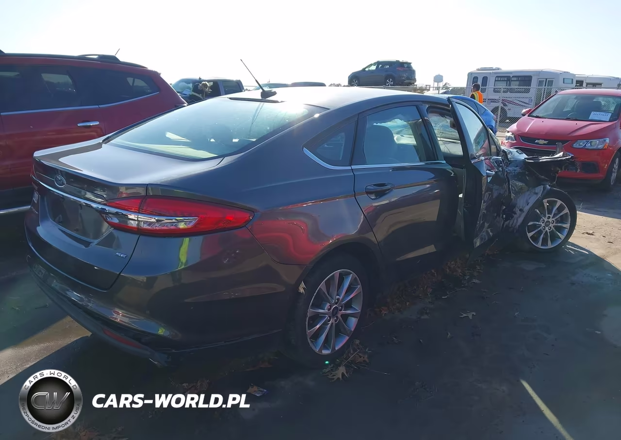 2017 Ford Fusion Se VIN:3FA6P0H75HR370174 - 4