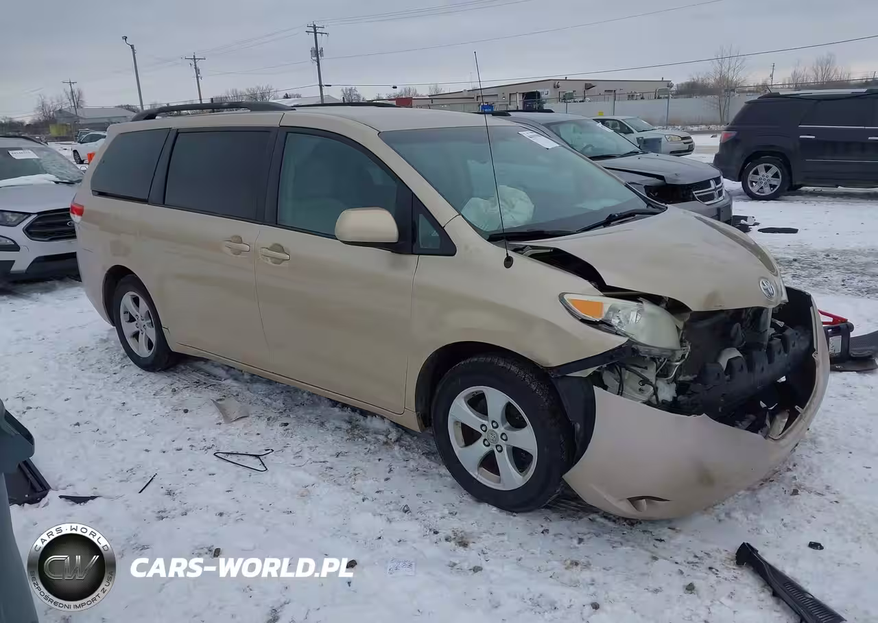 2011 Toyota Sienna Le V6