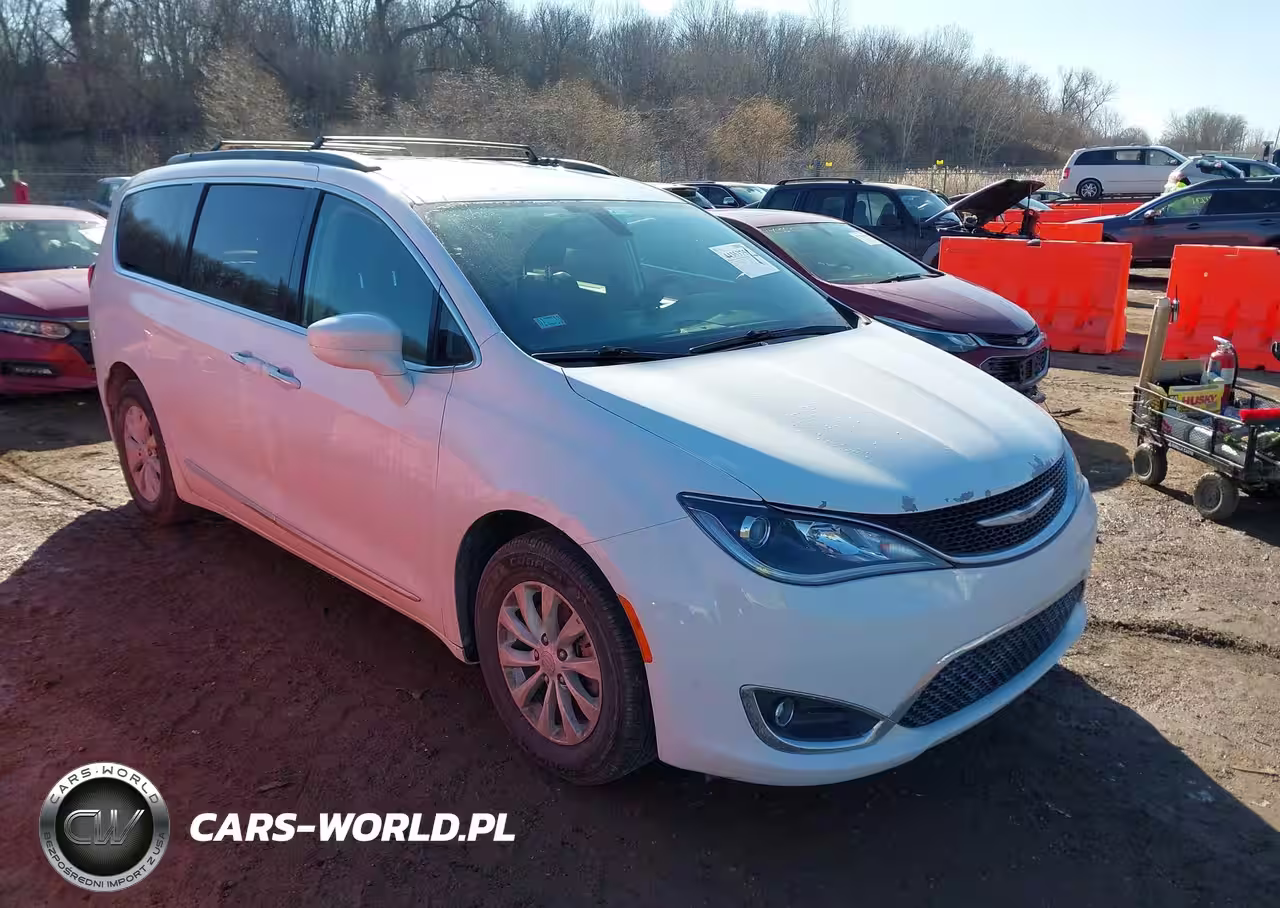 2017 Chrysler Pacifica Touring-L