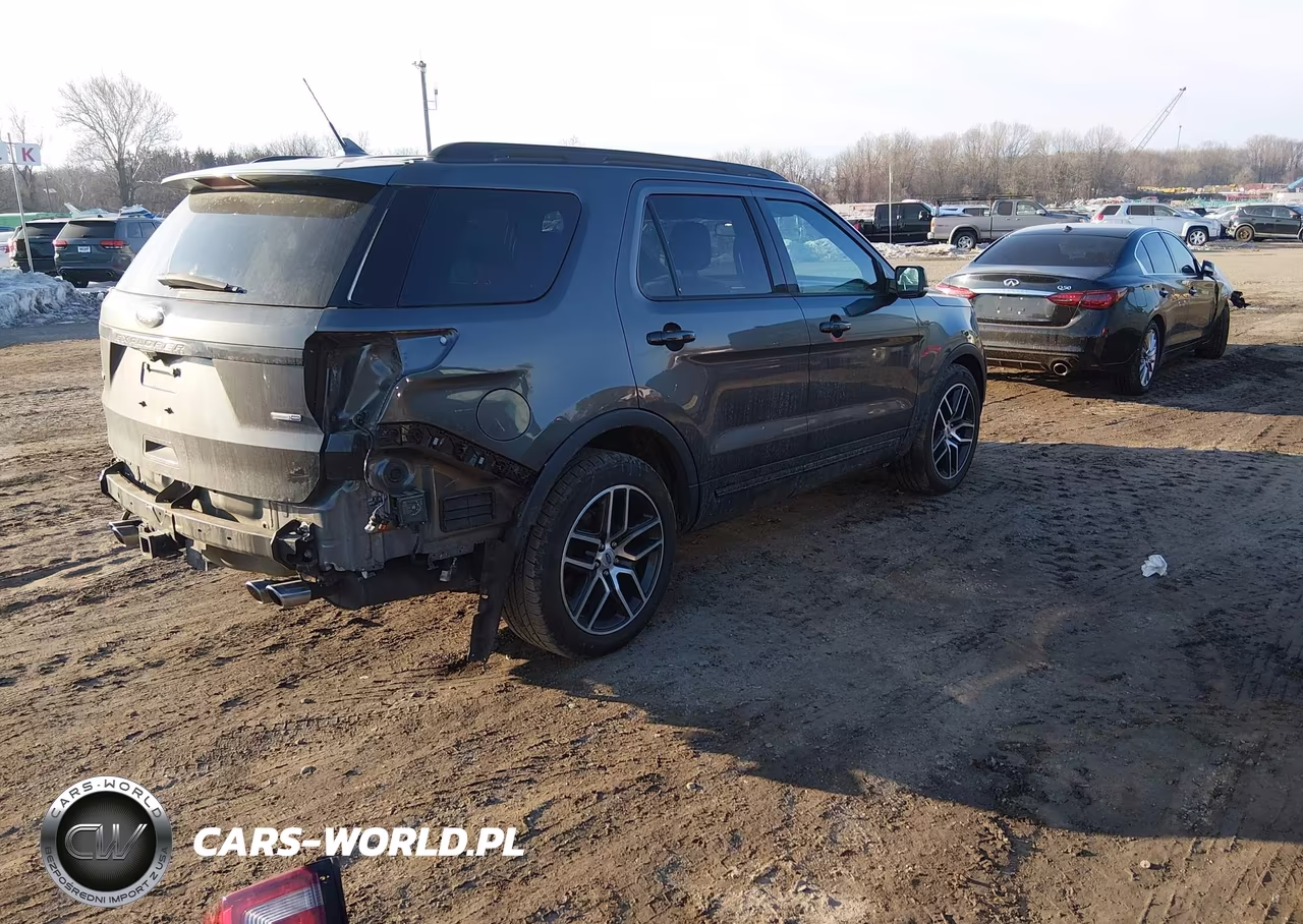 2019 Ford Explorer Sport VIN:1FM5K8GT4KGA82223 - 4